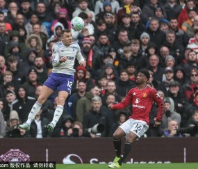 英超玫瑰德比烽烟再起：曼联主场迎战利兹联，欧冠与保级之战一触即发！